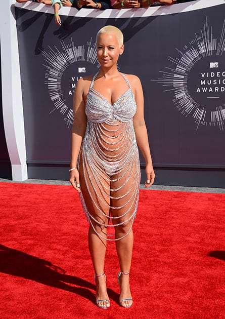 Amber Rose arrives at the MTV Video Music Awards at The Forum in Inglewood, Calif.