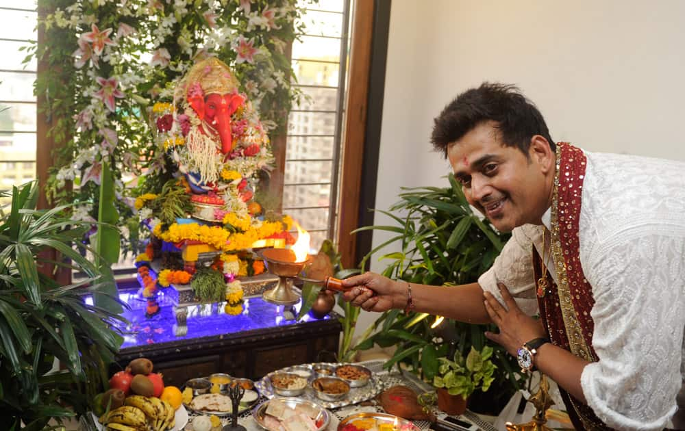 Ravi Kishan during the Ganesh Chaturthi celebrations at his residence.