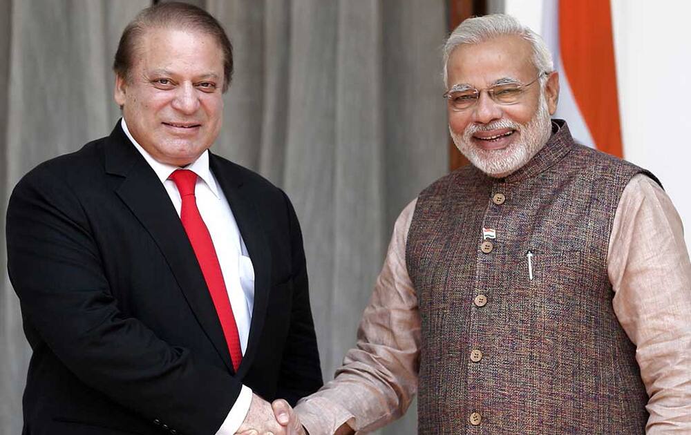 PM meets Pak Premier Nawaz Sharif and all other SAARC leaders the day after being sworn to office.