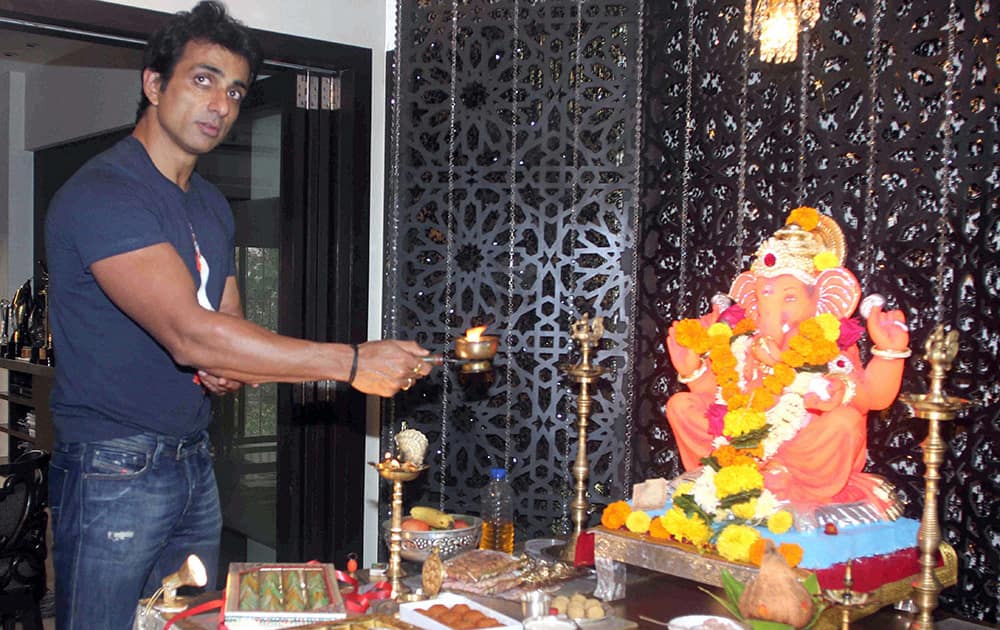 Sonu Sood offers prayers to a Ganesh idol at his residence on the occasion of Ganesh Chaturthi, in Mumbai.