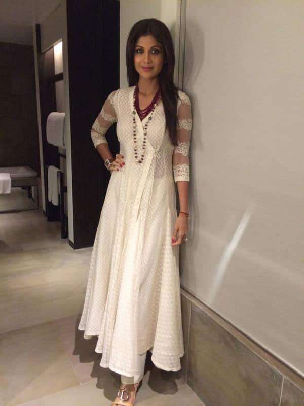 SHILPA SHETTY ‏- Wearing a Neeta Lulla creation with Jewels by Priyanka Sharma :) -twitter