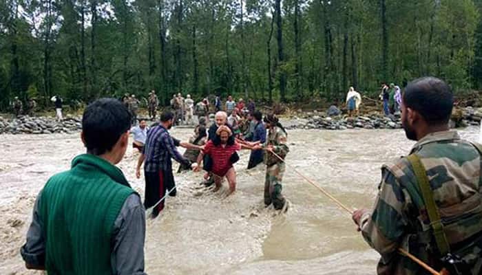 Jammu &amp; Kashmir floods: Thousands still stranded in Srinagar, rescue operations intensify