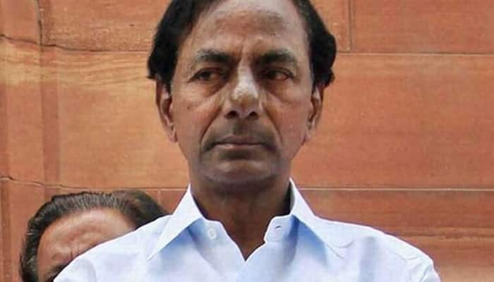 KCR threatens to teach media a lesson if it insults Telangana