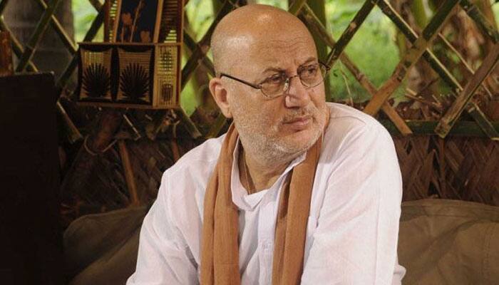 Grim flood situation worries Anupam, but not as Kashmiri