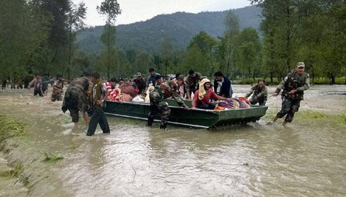 J&K floods: Over 1,42,000 people rescued, relief work speed up as water ...