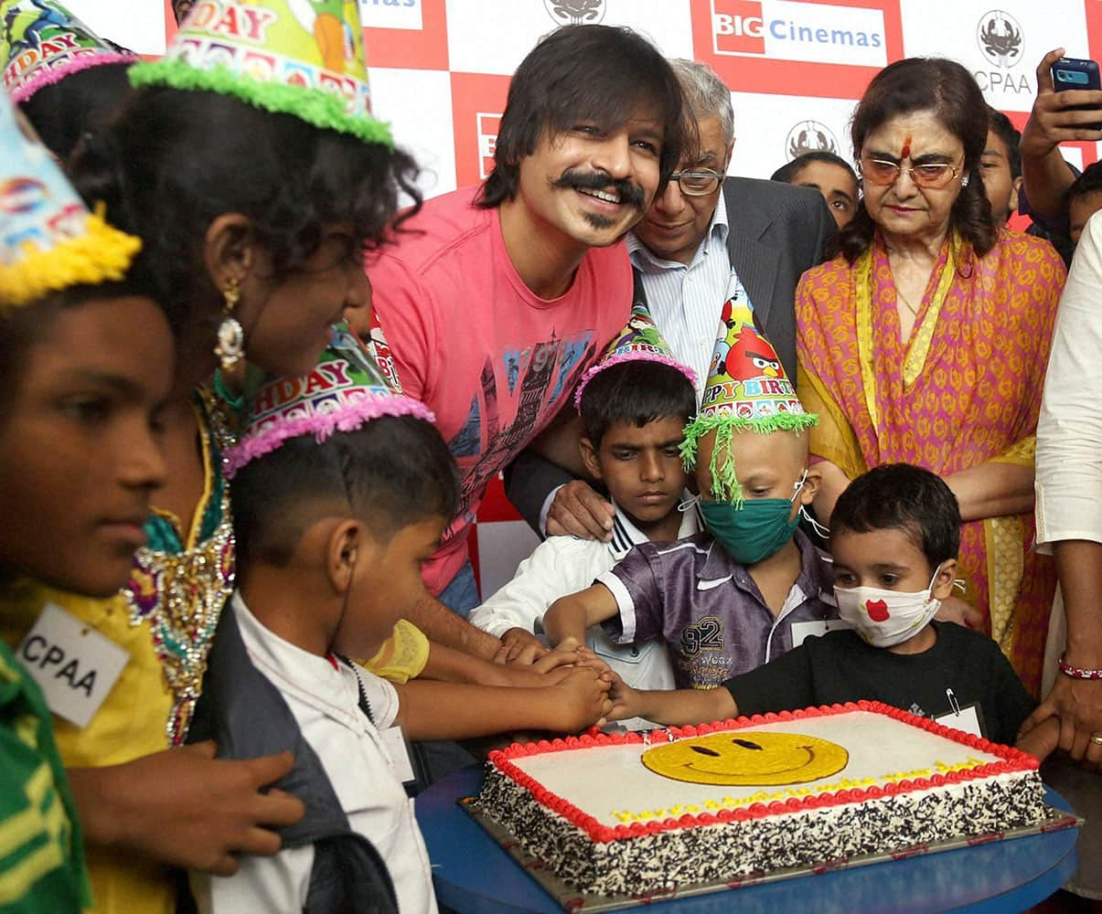 Bollywood actor and brand ambassador of Cancer Patients Aid Association [CPAA] Vivek Oberoi celebrates his Birthday along with the Cancer Patients in Mumbai.