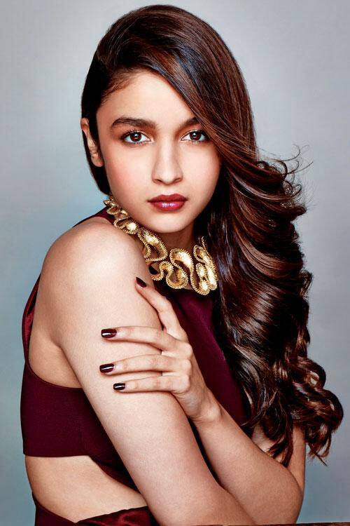 ELLE India ‏- We caught up with Alia Bhatt (@aliaa08) and spoke about everything. -twitter