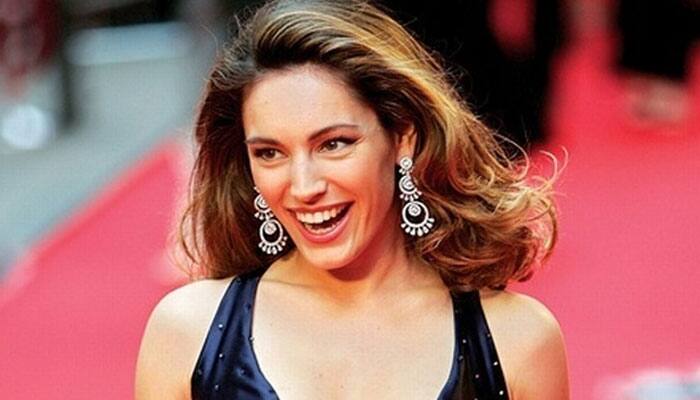 Men are pigs: Kelly Brook