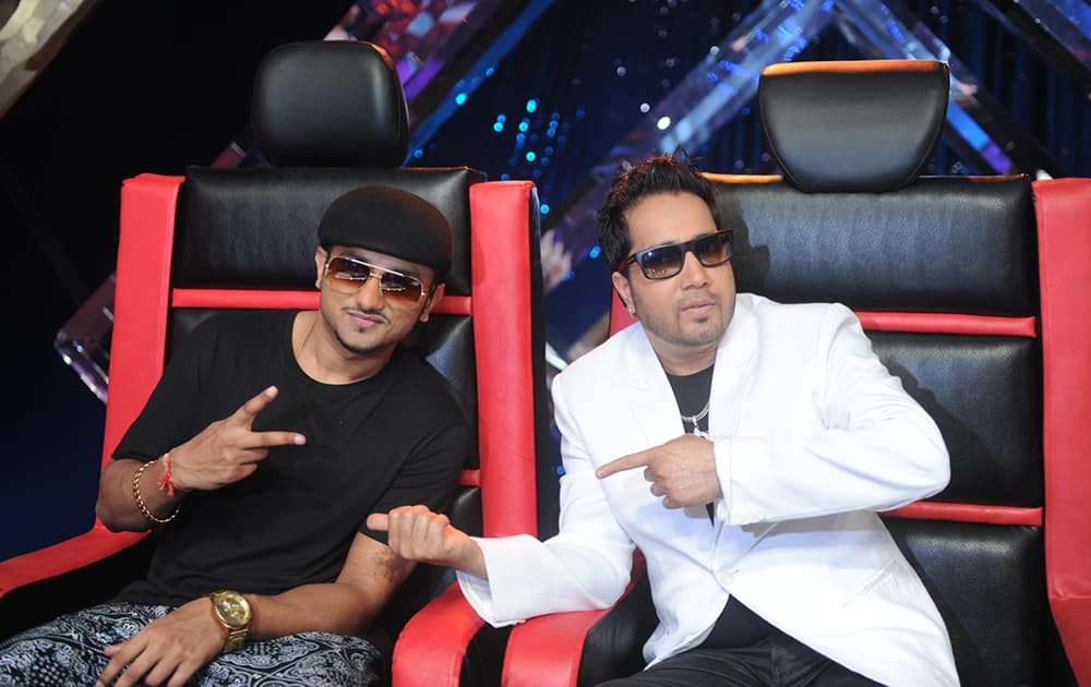 Yo Yo Honey Singh and Mika came together on the sets of India’s Raw Star at Filmcity in Mumbai. -dna