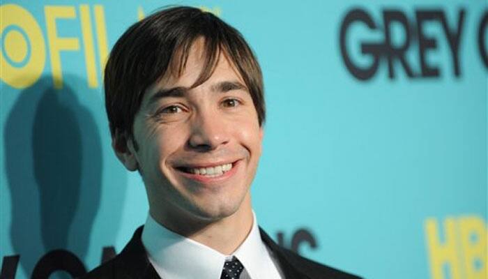 Justin Long recovering from hernia surgery