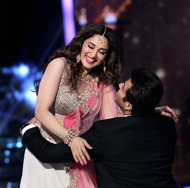 Bollywood actors Anil Kapoor and Madhuri Dixit during the grand finale of Jhalak Dikhhla Jaa Season 7 in Mumbai.