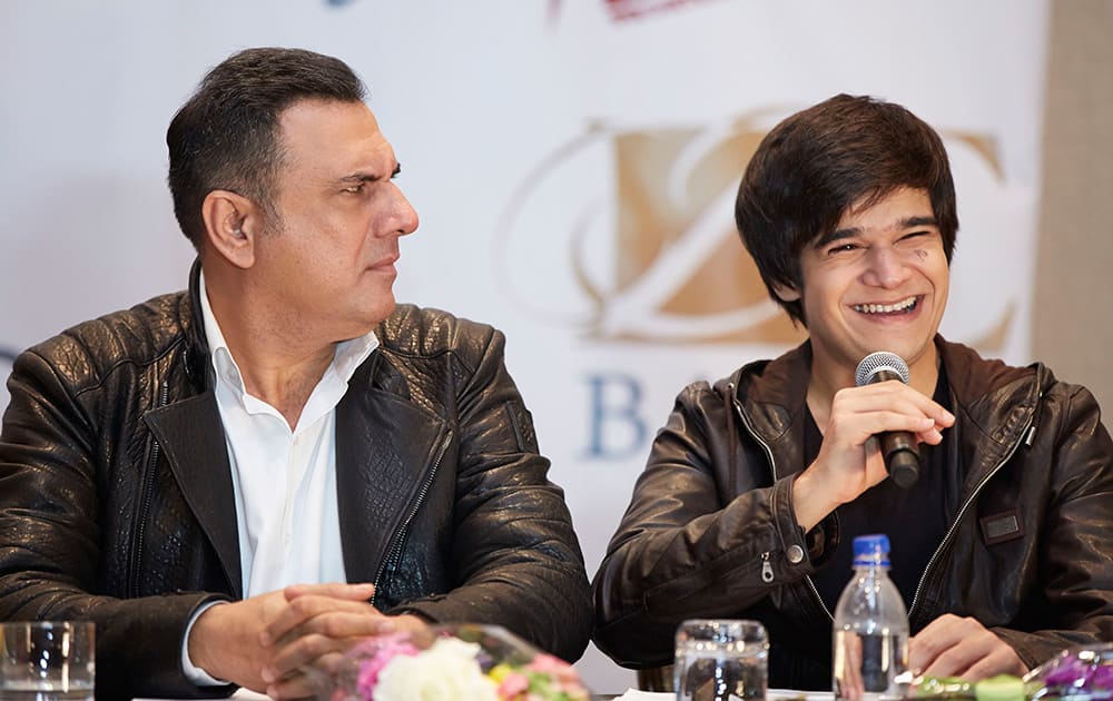 BOMAN IRANI AND VIVAAN SHAH AT THE PRESS CONFERENCE OF SLAM THE TOUR IN HOUSTON.