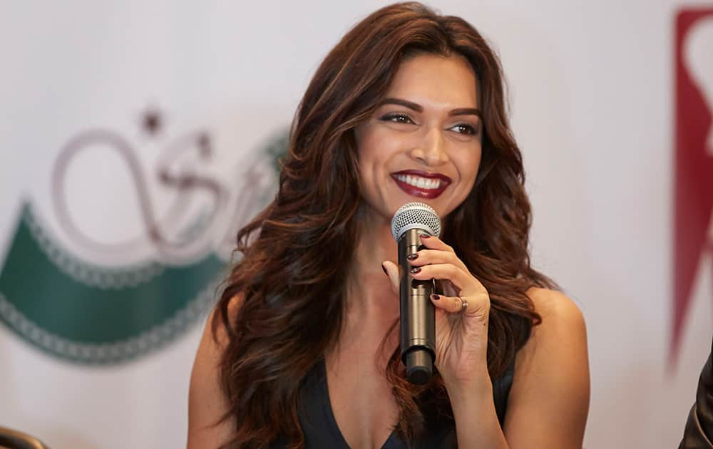 DEEPIKA PADUKONE AT THE PRESS CONFERENCE OF SLAM THE TOUR IN HOUSTON.