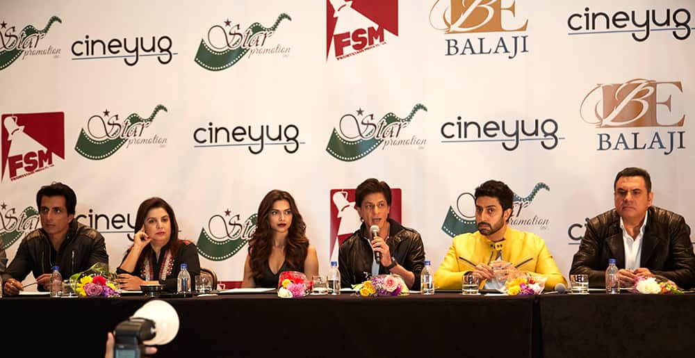 SONU SOOD, FARAH KHAN, DEEPIKA PADUKONE, SRK, ABHISHEK BACHCHAN AND BOMAN IRANI AT THE PRESS CONFERENCE OF SLAM THE TOUR IN HOUSTON.