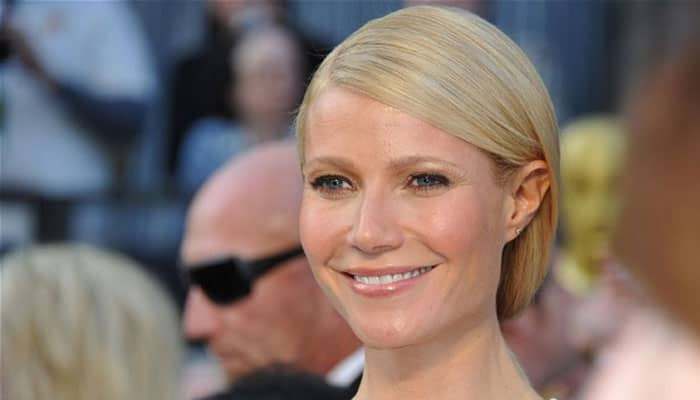 Gwyneth Paltrow takes baking lessons