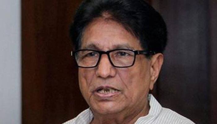Ajit Singh calls &#039;mahapanchayat&#039;, several detained while attempting to enter bungalow