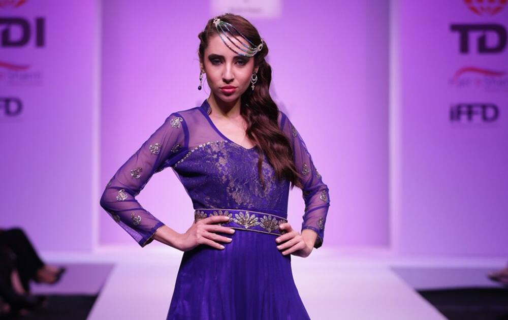 Rosy Ahluwalia and KAvita Gogna Collection at India Runway Week 2014.