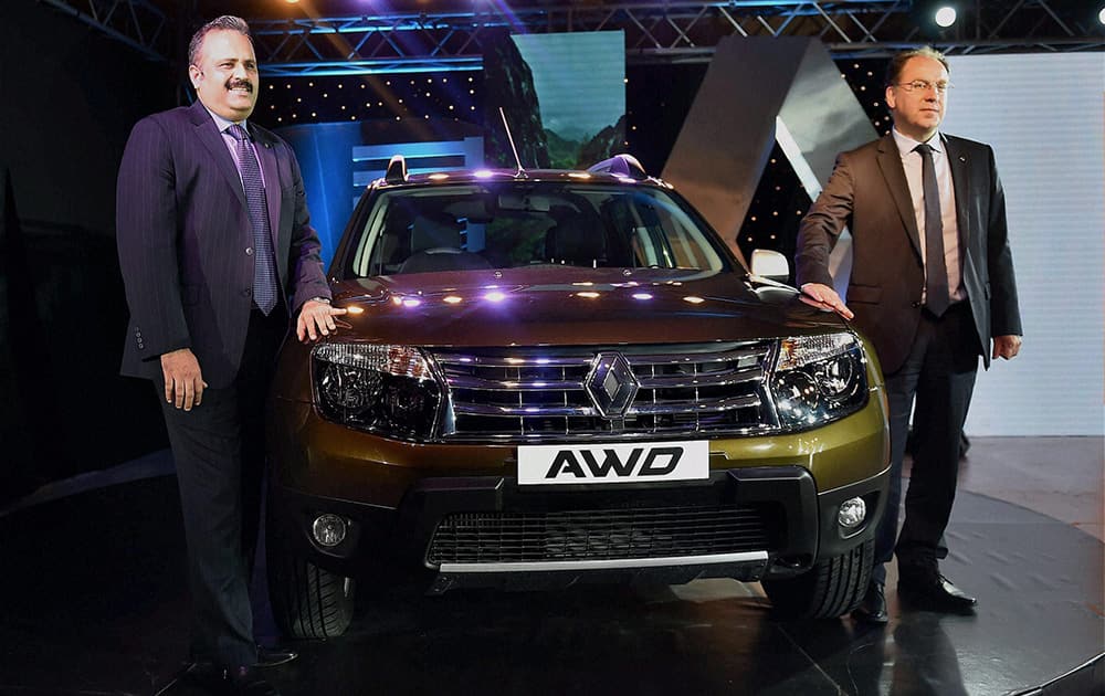 Sumit Sawhney(L), Country CEO and MD Renault Operations in India, and Rafael Treguer (R), Vice President - Sale and Marketing during the launch of Renault Duster AWD.