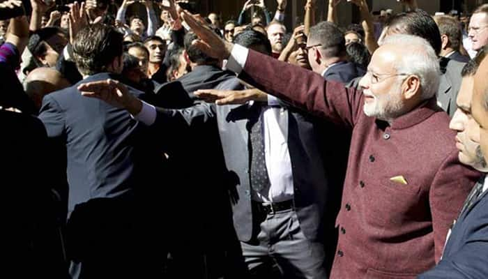 New York: PM Modi wades into cheering crowds, throws security in a tizzy