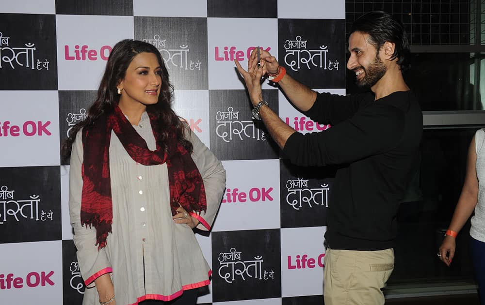 Apurva Agnihotri (R) with Sonali Bendre at the launch of the show 'Ajeeb Daastaan Hain Ye' in Mumbai. dna