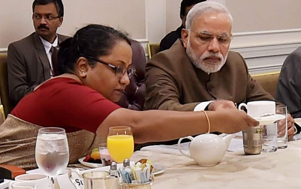 Prime Minister Narendra Modi and Foreign Secretary Sujatha Singh during a breakfast meeting with CEOs in New York, US.