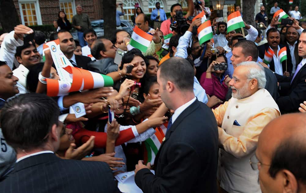 Prime Minister Narendra Modi being greeted by people of Indian community in Washington DC.