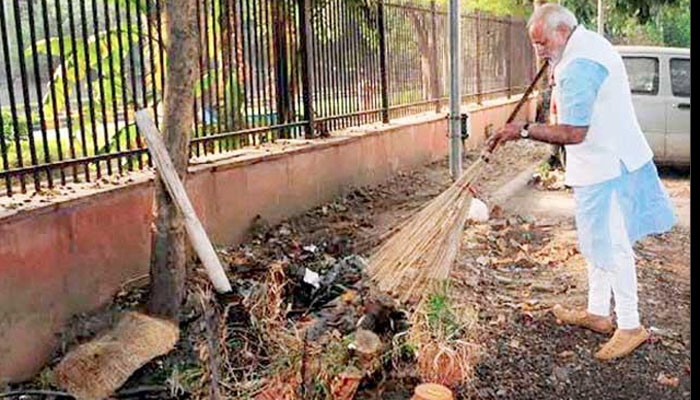 PM Modi launches 'Swachh Bharat Abhiyan', says it's patriotism not politics PM Modi launches 'Swachh Bharat Abhiyan', says it's patriotism not politics