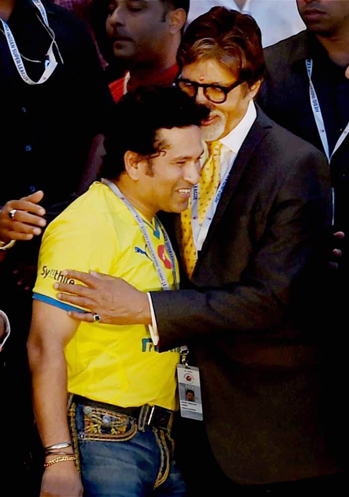 Bollywood Megastar Amitabh Bachchan with cricketer Sachin Tendulkar during the inauguration ceremony of Indian Super League 2014 in Kolkata.