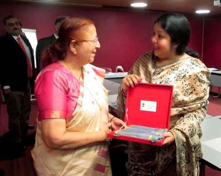 Lok Sabha Speaker Sumitra Mahajan presenting a memento to Bangladesh Speaker Shirin Sharmin Chaudhury during a meeting on the sidelines of the 131st Assembly of the Inter-Parliamentary Union (IPU), Geneva.