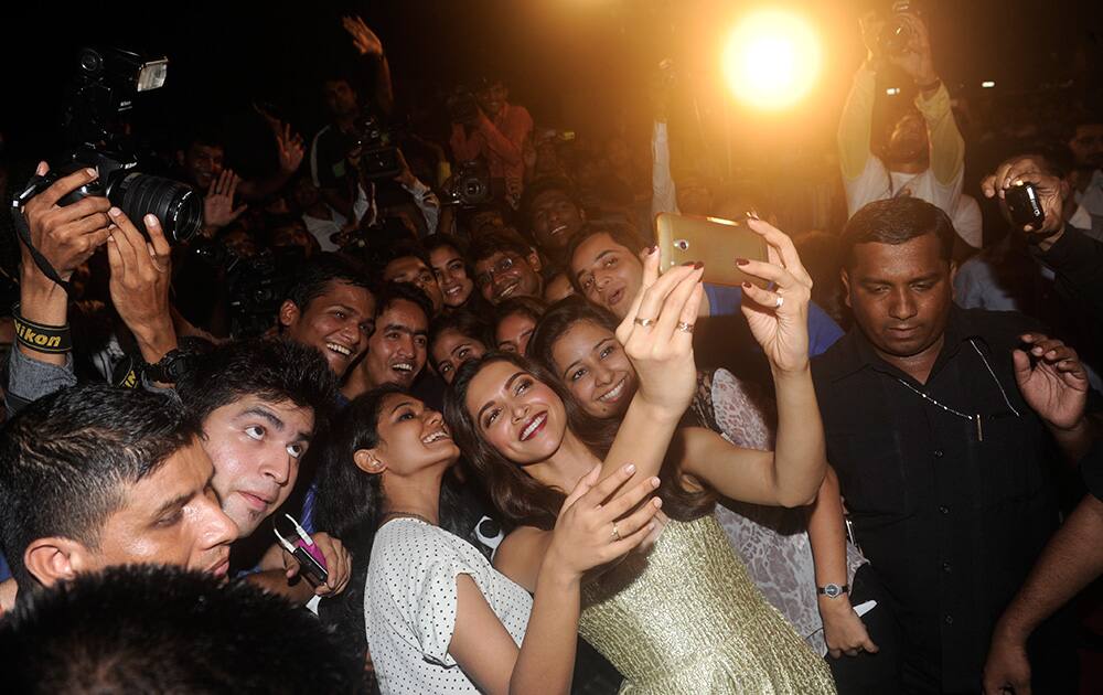 Deepika Padukone at the inauguration of 16th Mumbai Film Festival in Mumbai.- Rajneesh Londhe.dna