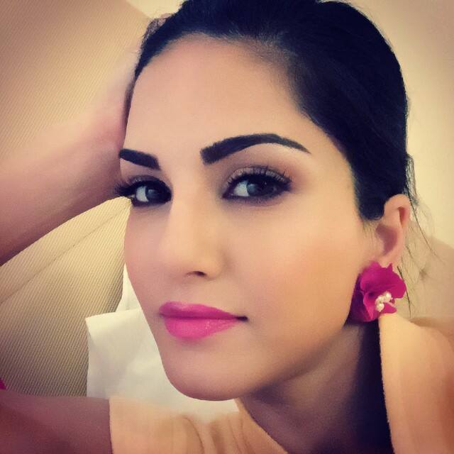 sunny leone - Night shoot!! So sleepy! -instagram