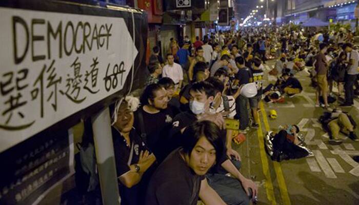 Hong Kong crisis: Leung blames &#039;external forces&#039; for movement, protesters deny charge