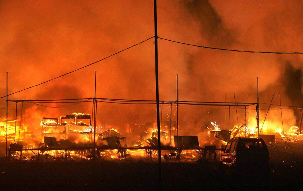 A major fire broke that broke out in a crackers market in Faridabad on Tuesday evening.