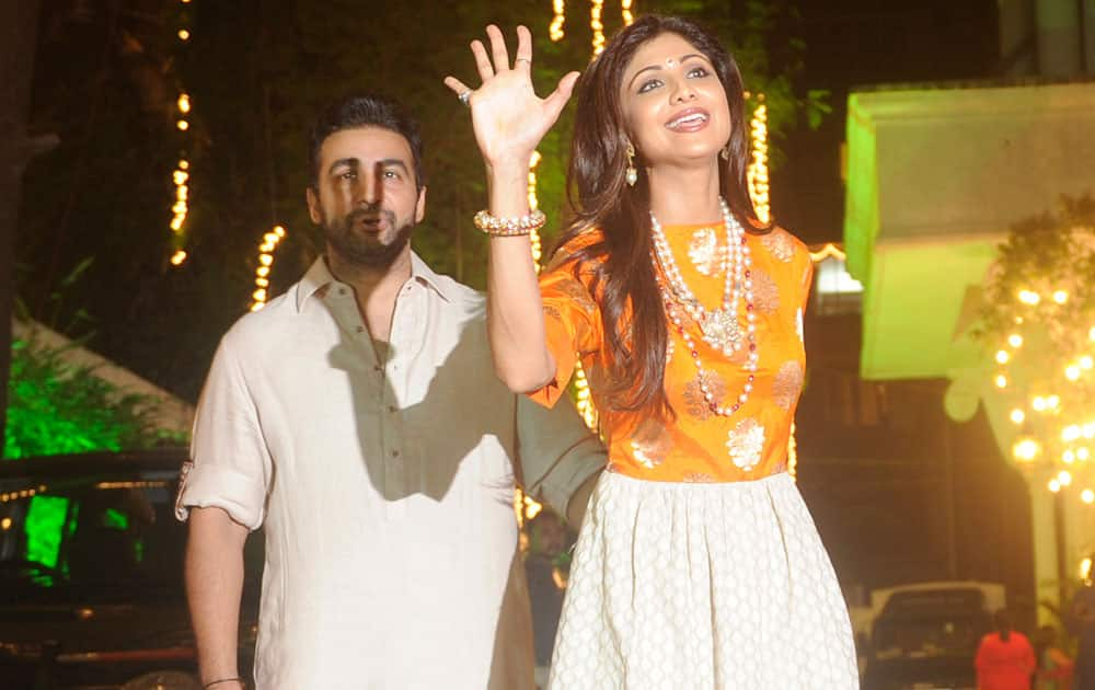 Raj Kundra (L) and Shilpa Shetty (R) during the Shilpa Shetty's Diwali bash in Mumbai. -dna