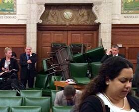 Canada&#039;s Parliament attacked: Firing outside room where PM Stephen Harper was speaking