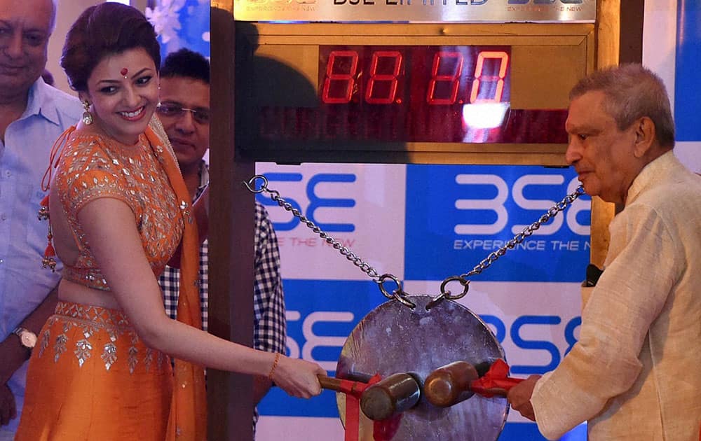 BOLLYWOOD ACTRESS KAJAL AGARWAL DURING THE AUSPICIOUS MUHURAT TRADE ON THE FIRST DAY OF DIWALI AT THE BSE ( BOMBAY STOCK EXCHANGE ) ON LAXMI POOJAN IN MUMBAI.