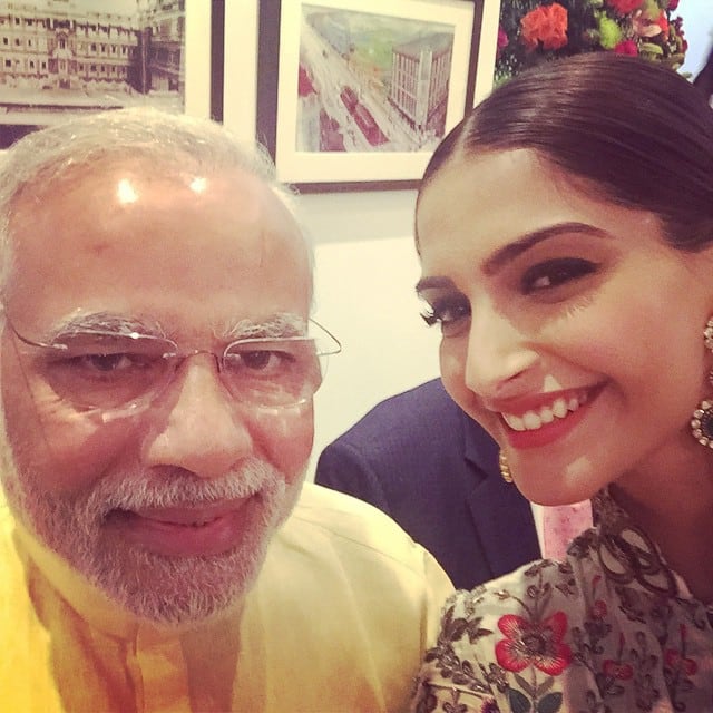 sonam kapoor - #bestselfieever #namo #modivate #relliancefoundation -instagram