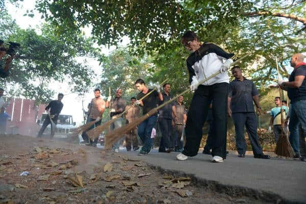 Amitabh Bachchan - The 'Swach Bharat Abhiyaan' .. personalised !! Let every one deserve to be involved .. -twitter