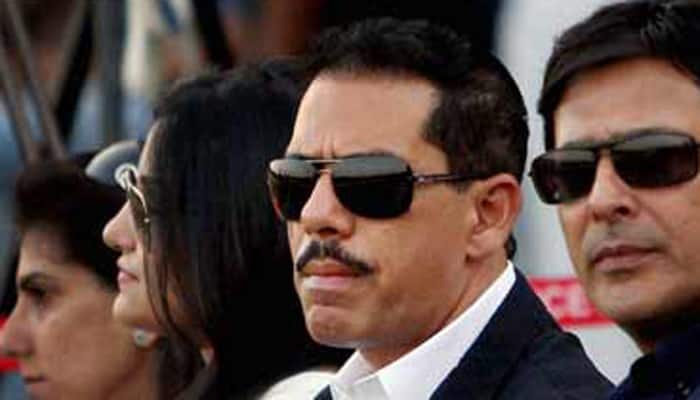 Sonia Gandhi meets Robert Vadra after he loses cool, pushes reporter&#039;s mic