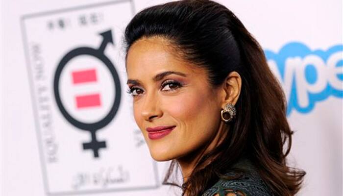 Salma Hayek avoids wardrobe malfunction