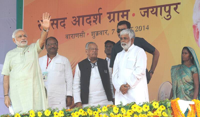 The Prime Minister, Shri Narendra Modi at Jayapur Varanasi for adopting the village under Saansad Adarsh Gram Yojna, at Varanasi, Uttar Pradesh.