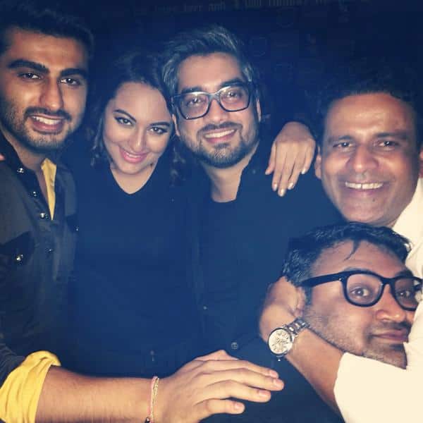 Sonakshi Sinha :- What do you do after a great trailer launch?!? Celebrate. Duh! @arjunk26 @CinemaPuraDesi @BajpayeeManoj @iShantanuS -twitter
