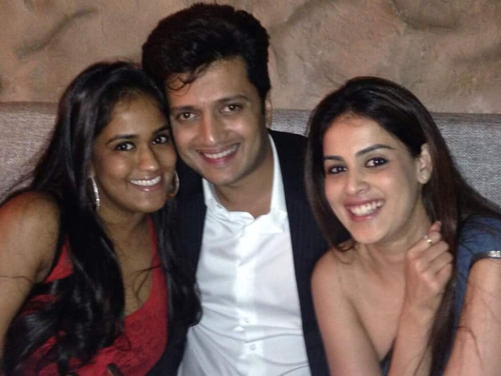 Arpita S Khan - @Riteishd @geneliad a perfect couple!  -pic courtesy -twitter