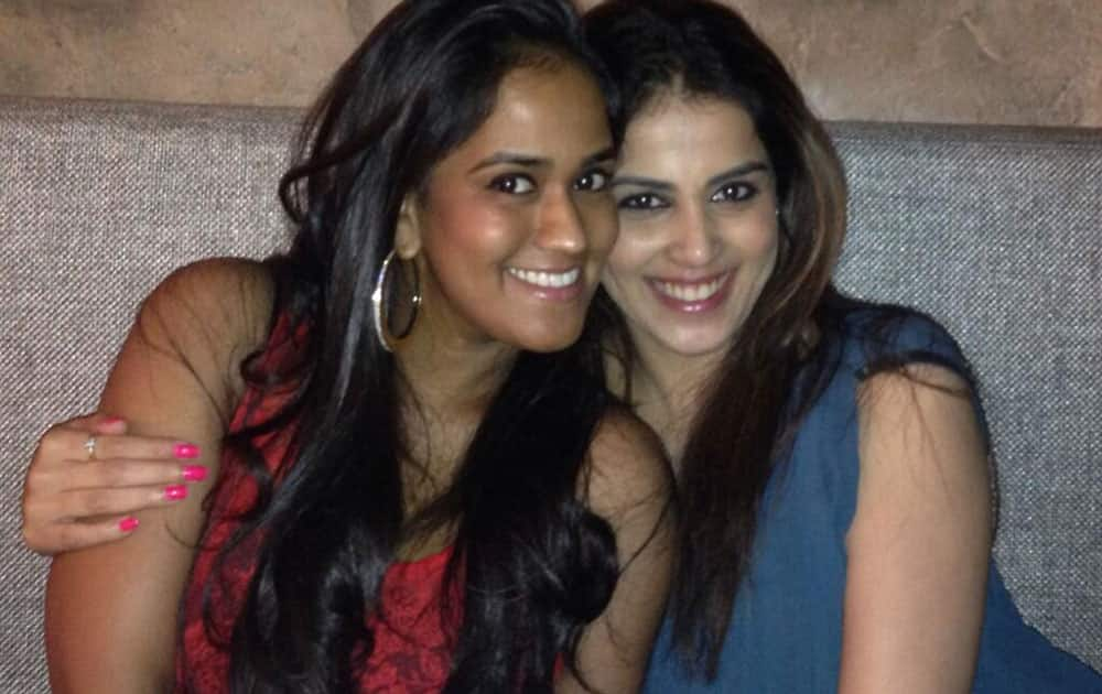 Arpita S Khan - @geneliad a complete sweetheart, it's always lovely to meet her!  -pic courtesy -twitter