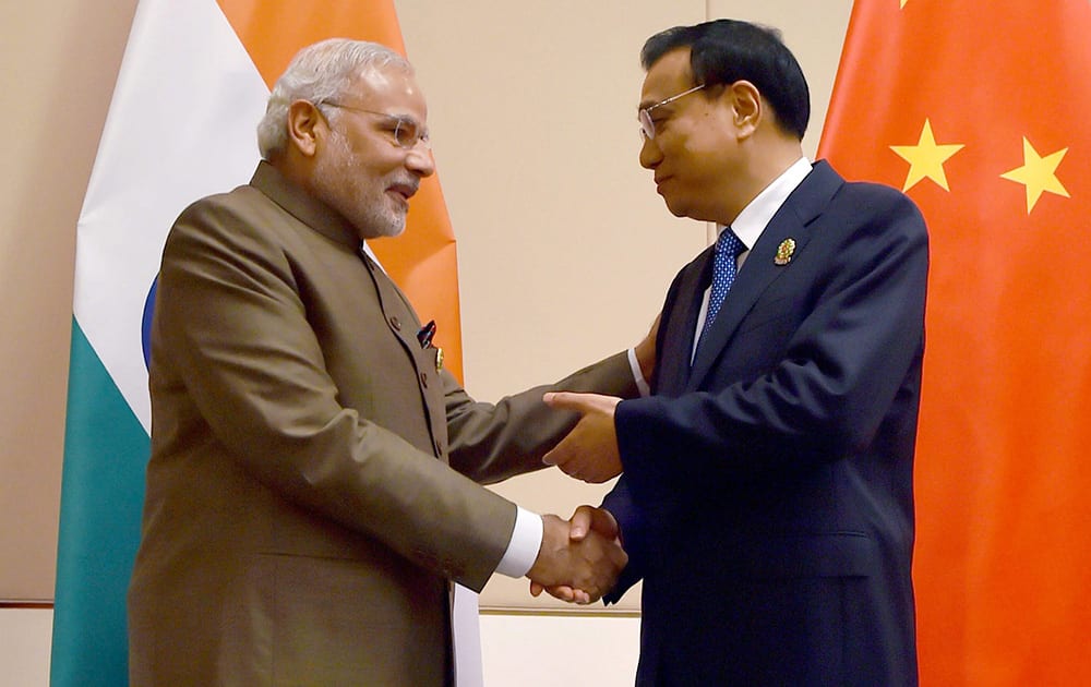 Prime Minister Narendra Modi with Chinese Premier Li Keqiang during a meeting at Nay Pyi Taw in Myanmar.