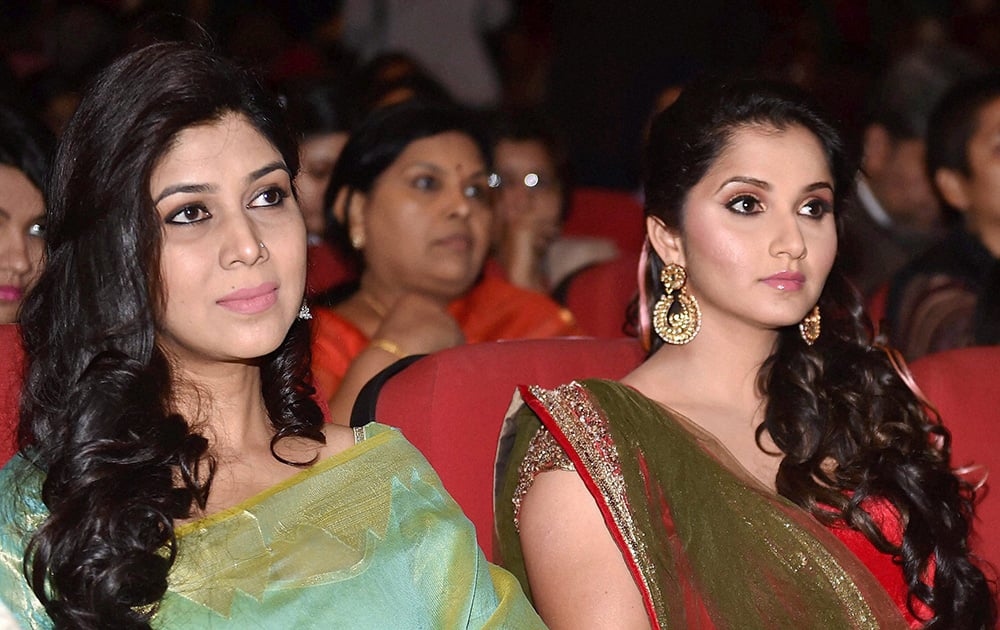 Television actor Sakshi Tanwar and Tennis player Sania Mirza during the inauguration of National Childrens Film Festival in New Delhi.