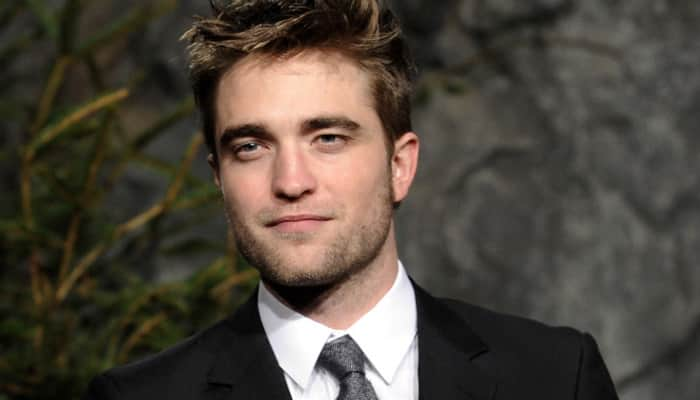 Robert Pattinson gets new hairdo