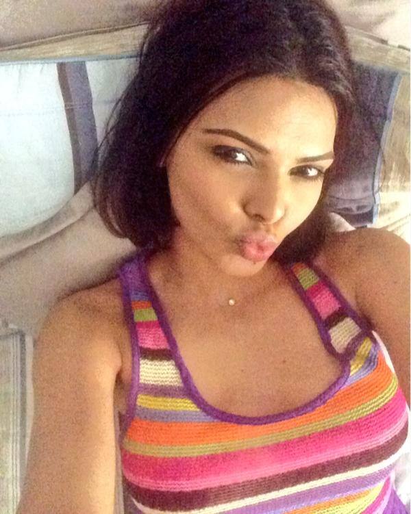 SHERLYN CHOPRA:- Muaaaaaaaaahhhhhhhhhhh #Live #Love #Laugh -twitter