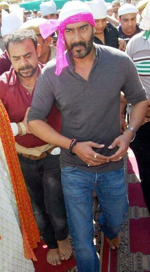 Ajay Devgn ‏:-Visited Ajmer Sharif today morning, have been trying to go since last 3 years. -twiiter
