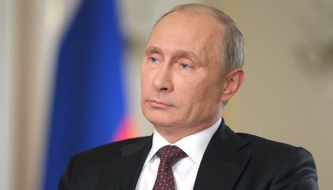 Vladimir Putin says he&#039;s convinced solution to Ukraine crisis possible